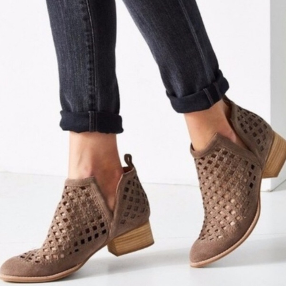 Jeffery Campbell Taggard suede booties size 7